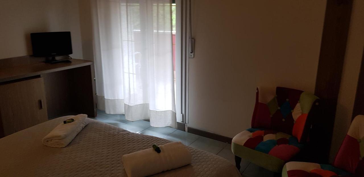 Hotel Villa Pagoda Sirmione Esterno foto