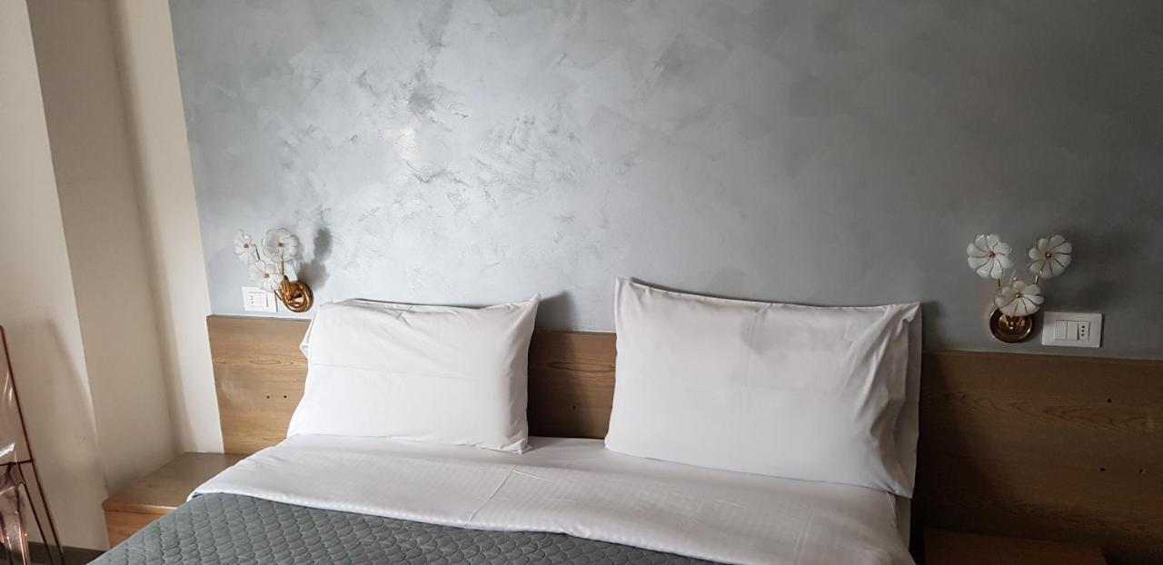 Hotel Villa Pagoda Sirmione Esterno foto