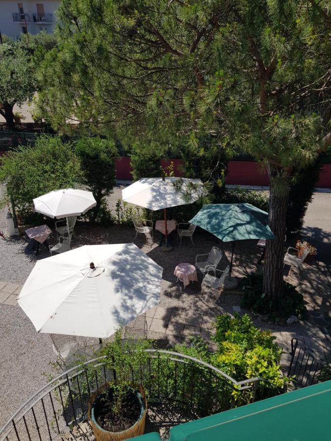 Hotel Villa Pagoda Sirmione Esterno foto