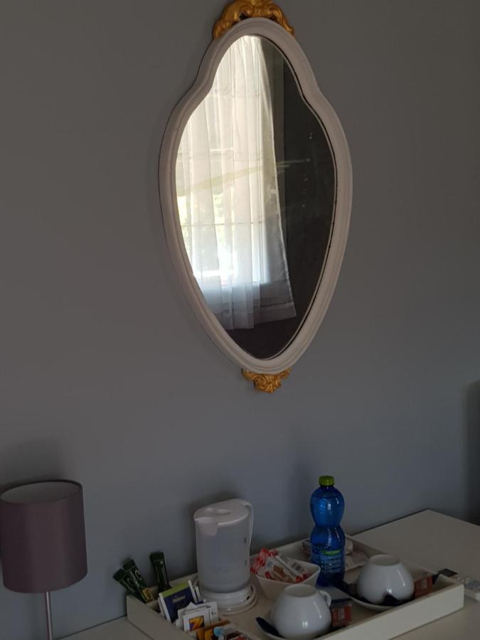 Hotel Villa Pagoda Sirmione Esterno foto
