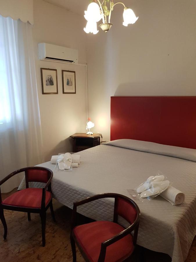 Hotel Villa Pagoda Sirmione Esterno foto