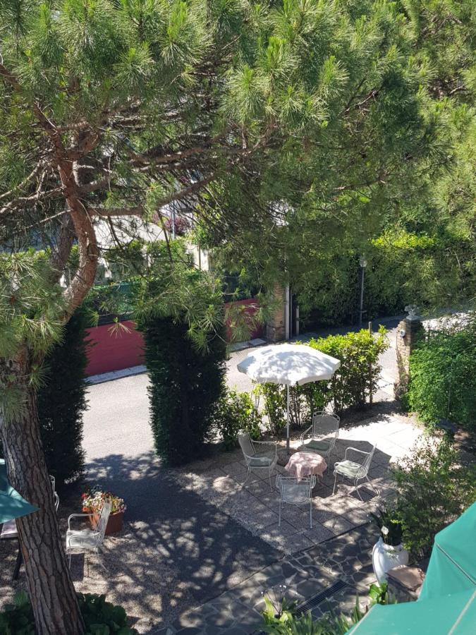 Hotel Villa Pagoda Sirmione Esterno foto