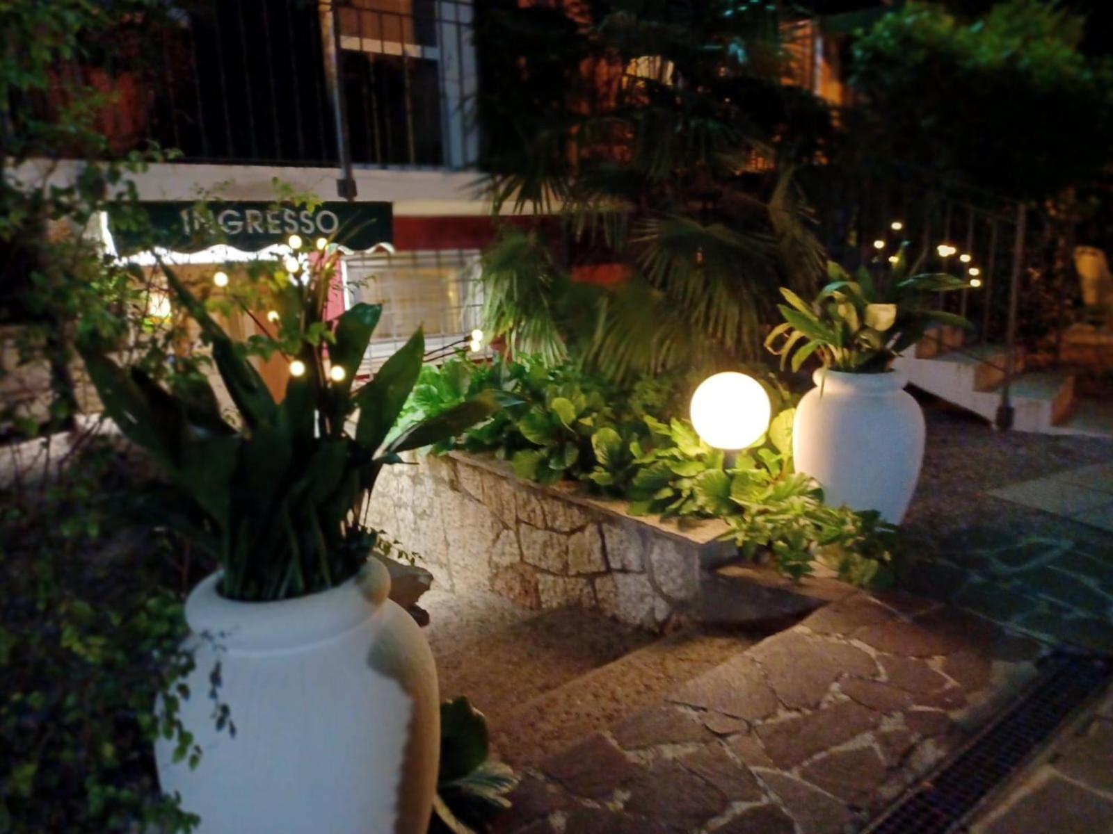 Hotel Villa Pagoda Sirmione Esterno foto