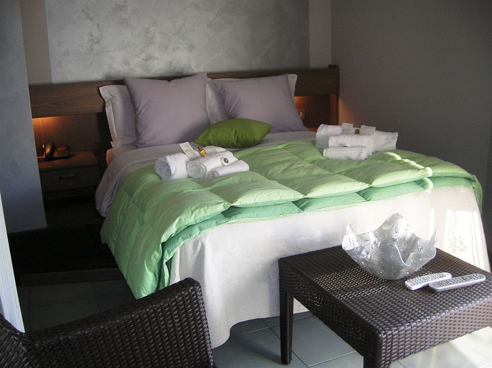 Hotel Villa Pagoda Sirmione Esterno foto