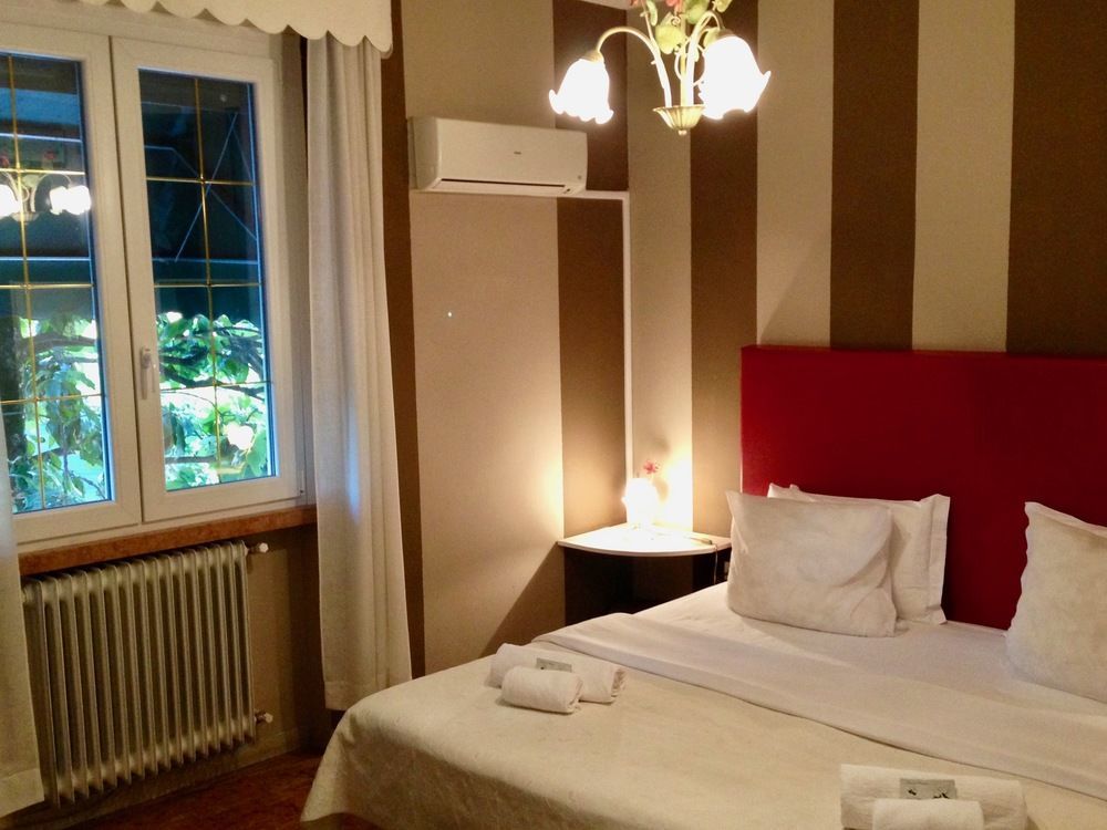 Hotel Villa Pagoda Sirmione Esterno foto