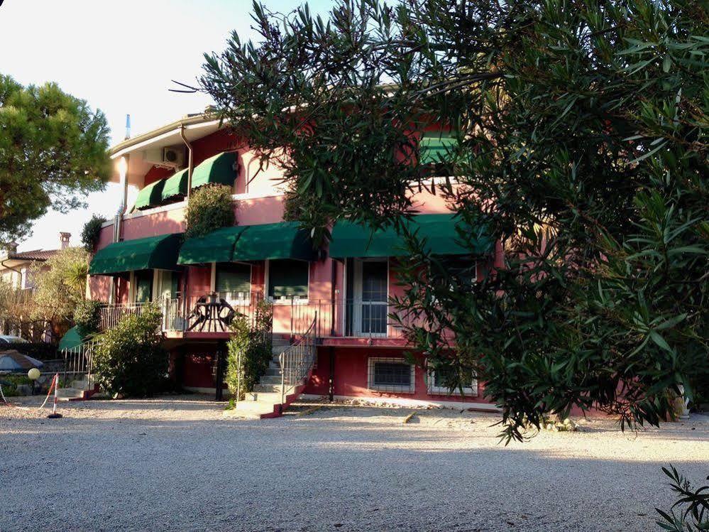 Hotel Villa Pagoda Sirmione Esterno foto